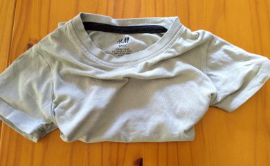 grünes Kindershirt